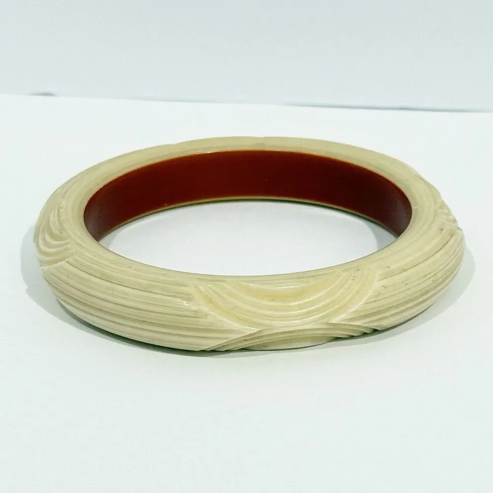 Vintage Carved Cream & Brown Bangle Bracelet Retro Bakelite Style Inner Dia - Picture 11 of 13